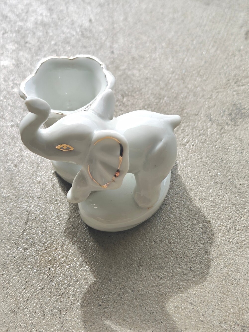 Porcelain Elephant Figurine Candle Holder with Scalloped Cup White - Picture 4 of 8